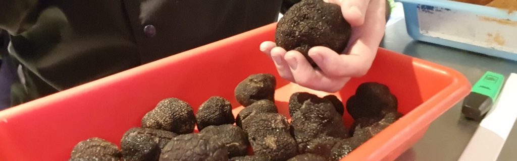 les truffes, produit du terroir tarn-et-garonnais à l'honneur au restaurant La Cave Ô Délices de Montauban